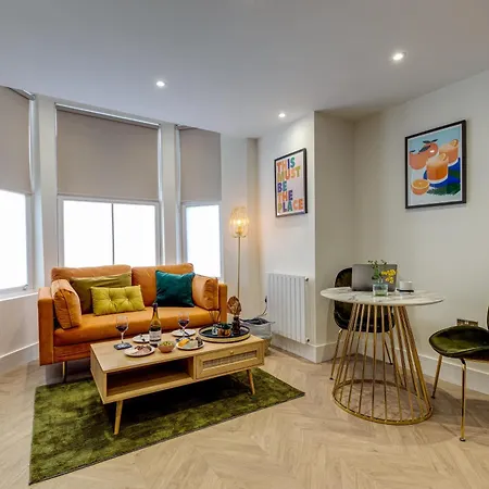 Stylish North Bay & Town Scarborough