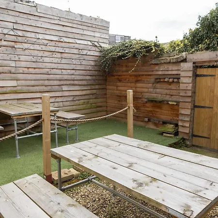 Stylish North Bay & Town